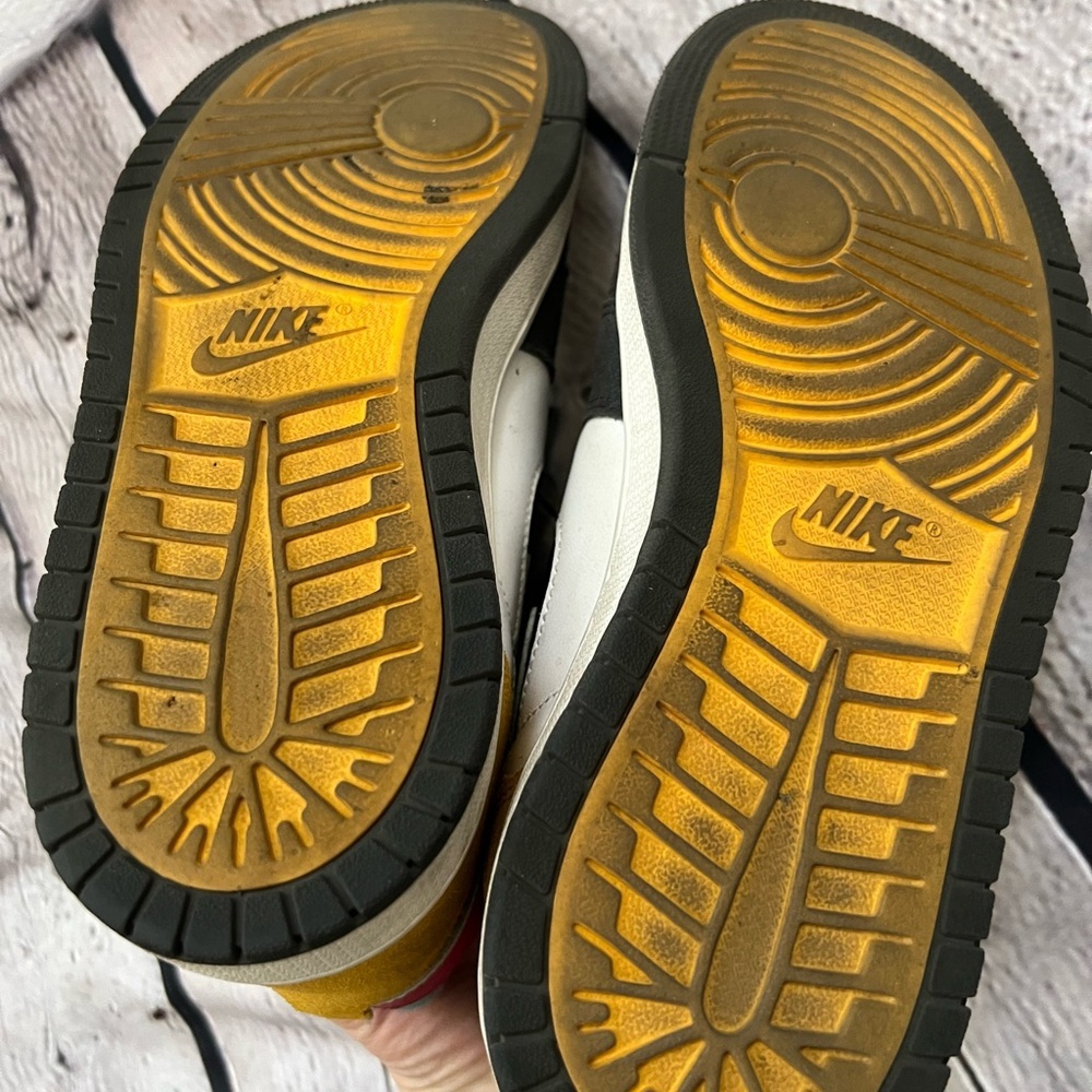 AIR JORDAN 1 Colorful High-Top Sneakers - Picture 6 of 8
